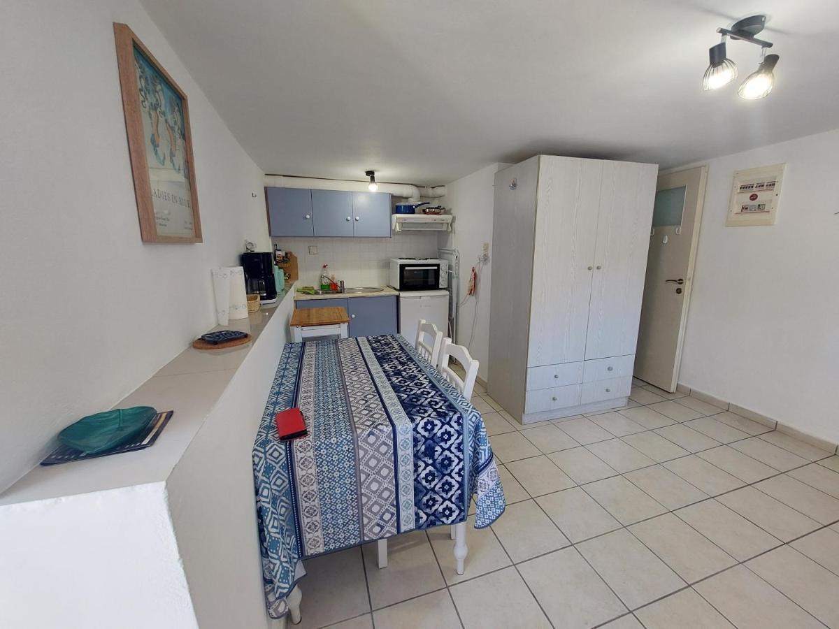 Artemis Ermoupoli Centre Appartement Pour Petit Budget Backpackers Exterior photo