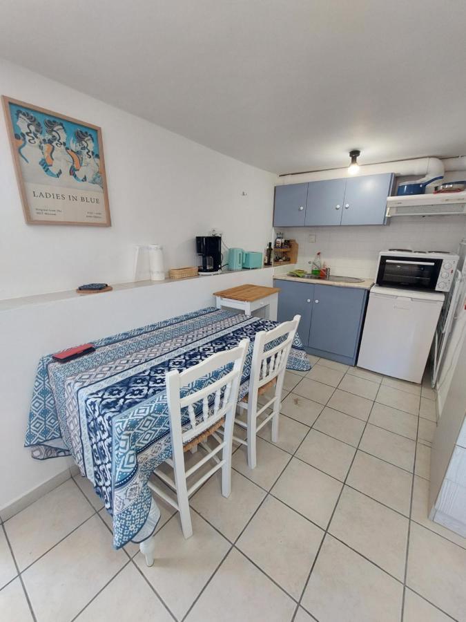 Artemis Ermoupoli Centre Appartement Pour Petit Budget Backpackers Exterior photo